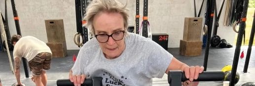 Personal Training 4 old lady in gym machine